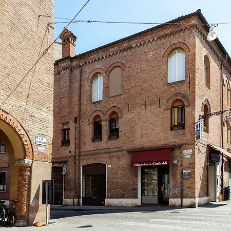 Guesthost - Mercato Fancy Apartmán Ferrara